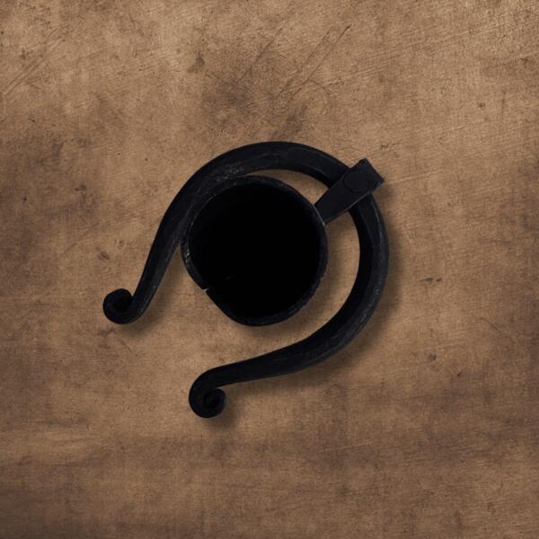 Lysestage med hesteskosfod