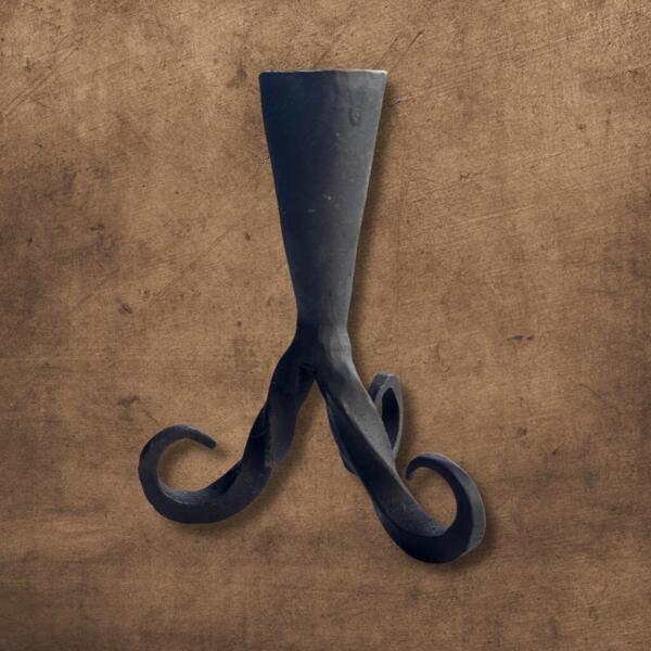 Lysestage med snoede ben