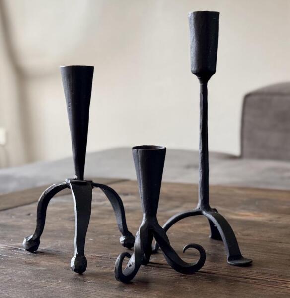 Lysestage med snoede ben